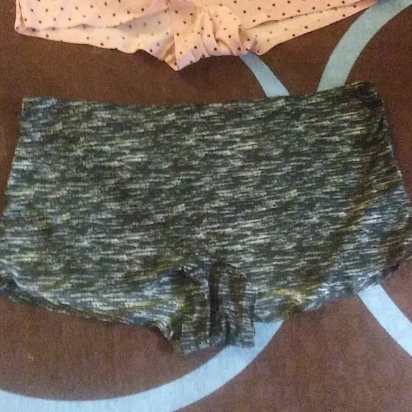 Clothes - Picture 4 of 8